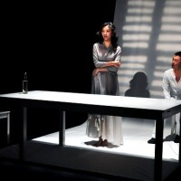 Nokon kjem til å kome Fra Shanghai Theatre Academys oppsetting av «Nokon kjem til å komme» av Jon Fosse. ©Festspillene i Bergen.